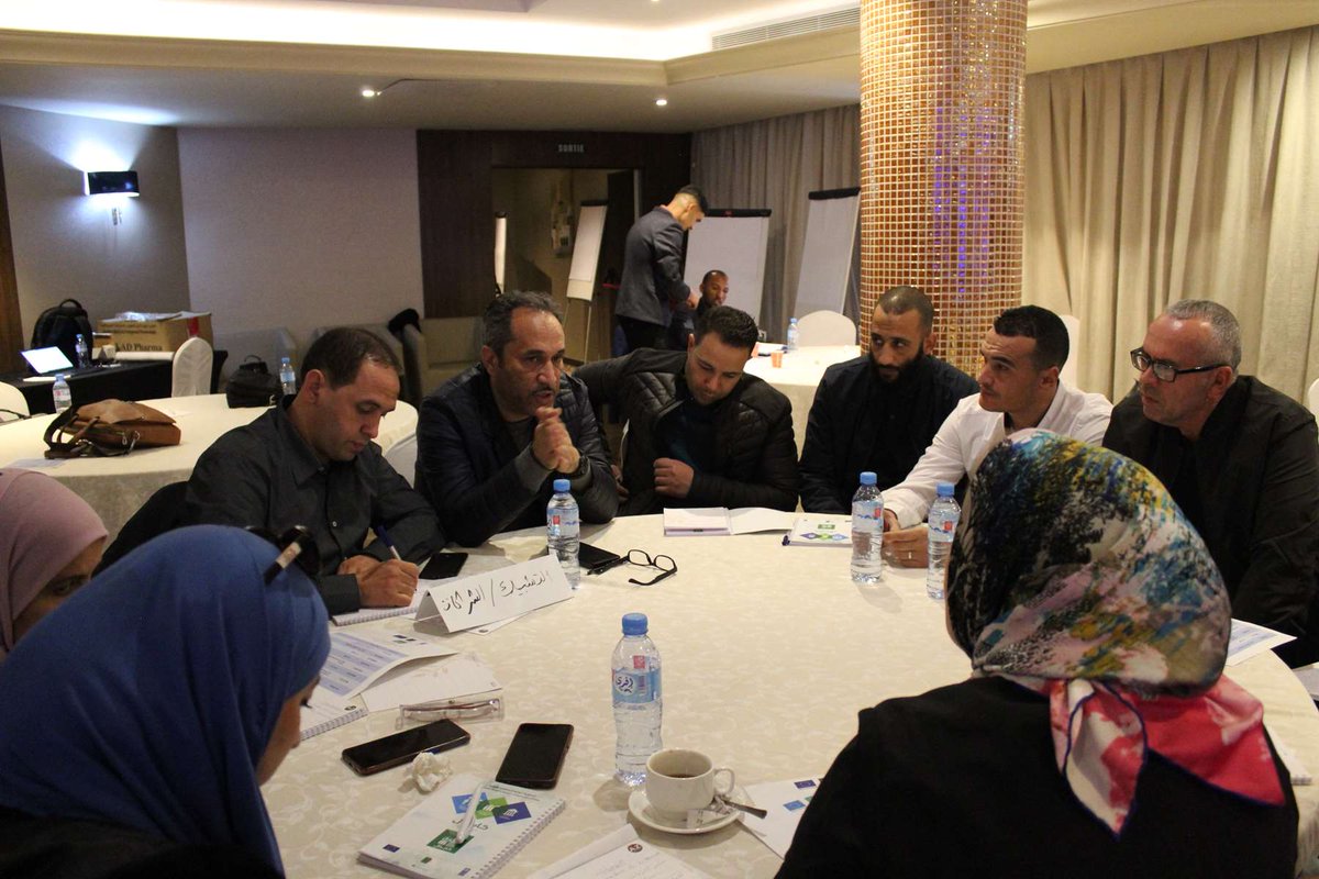 PNUDAlgerie's tweet photo. Les participants parmi les associations, les formateurs associatifs locaux et nationaux, et institutionnels et les coordonnateurs locaux des communes pilotes ont échangé des expériences et des propositions concrètes pour la pérennisation de l’approche #CapDeL hier à #Zeralda + https://t.co/OOT0RjcyR7
