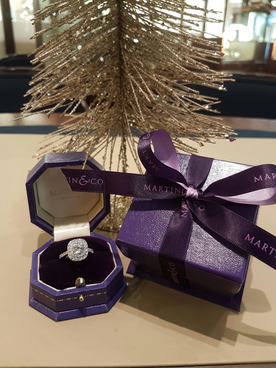 MandCoJewellers's tweet image. If you’re thinking of a Christmas engagement then be sure to call in for the most fabulous diamond ring. We’ll help you choose the perfect one for your special someone. 💕

#engagementrings #gettingengaged #iloveyou 

martin-and-co.com