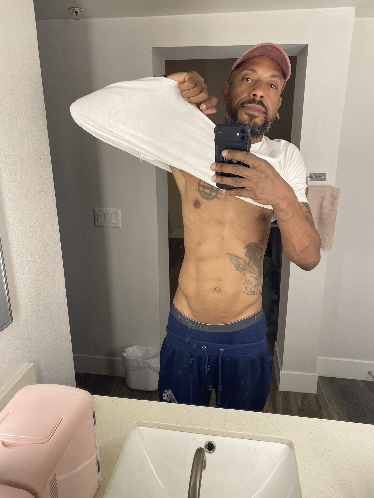 Eric G on X: I want a 6pack! I was told skinny men are ALL DICK! #offended  #gains t.coVKOpG9cwdi  X