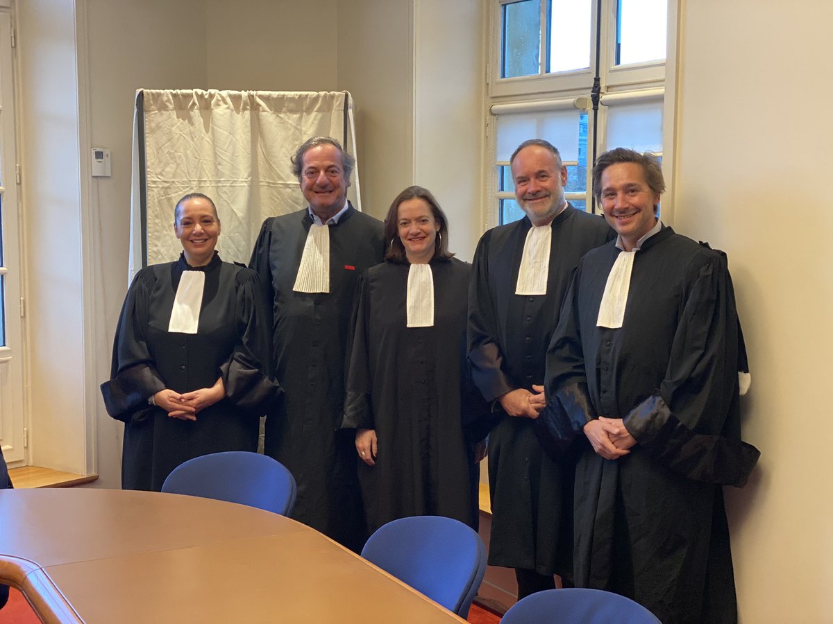 🗳️Élections au Conseil de l'Ordre : le scrutin est ouvert !

Qui seront les 14 nouveaux membres du Conseil pour un mandat de 2023 à 2025 ?

#MCO2023 : faites vivre notre démocratie ordinale, votez ! avocatparis.org/elections-au-c…