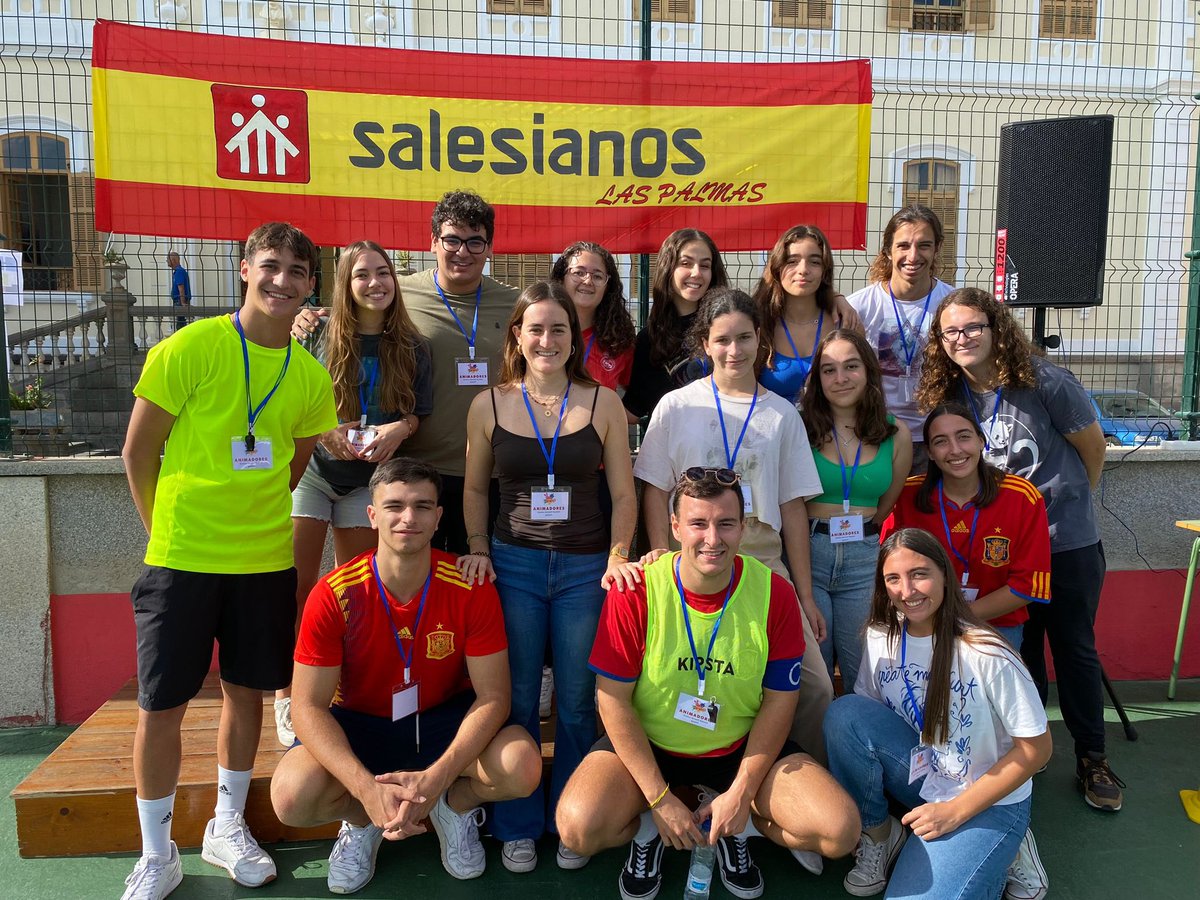 salesianoslpa's tweet photo. Después de una jornada maratoniana la selección española de fútbol se alzó triunfadora de la Confeti World Cup, organizada por el @cjconfeti . Y lo mejor está por venir! @SalesianosSMX #AbrimosCaminos https://t.co/EStEbhqDYn