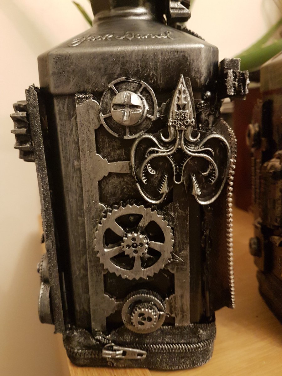 twfsteampunk's tweet photo. #Starwars meets #Jackdaniels Designed by myself Totally Wild For Steampunk #upcyclebottle #thanet #margate #broadstairs #Ramsgate #StarWarsDay #giftsforhim #giftsformen #Christmasgift #Steampunkgift #artforsale #artist #mixedmediaart https://t.co/PKgKdn7Eq7