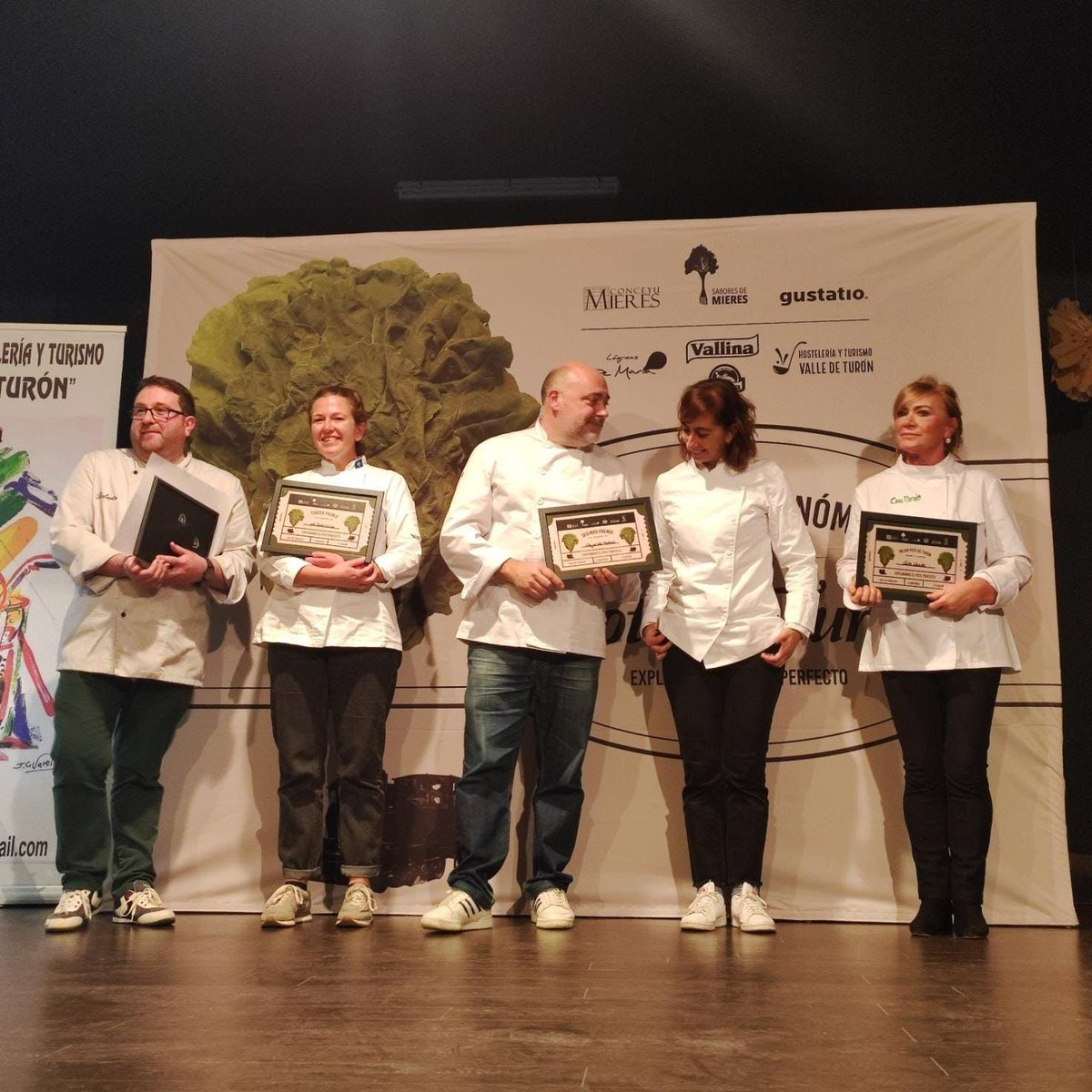 Ya tenemos ganadores del #VCertamenExplorandoElPotePerfecto
1- Sidreria Restaurante Picu L'Salgar de Llanes
2-Llagar La Morena de Viella
3-La Tabernilla de Oviedo.
Premio al mejor pote de Turón: Restaurante Casa Nando.
¡¡Enhorabuena a estos #TOPote!!!
(foto <a href="/gustatiogastro/">Gustatio</a> )