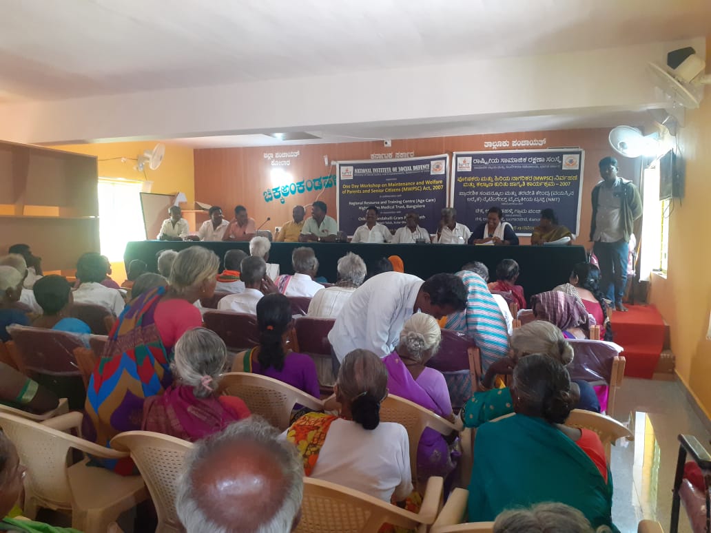 nightingalesmed's tweet photo. Awareness Program on Maintenance and Welfare of Parents and Senior Citizens Act held at Kolar. 50 Senior Citizens and Panchayat members attended the program.
Conducted by Nightingales Trust under the auspices of the @NISD_India and the @MSJEGOI as the RRTC for Age Care.
#mwpsc https://t.co/ERTbrcGPwO