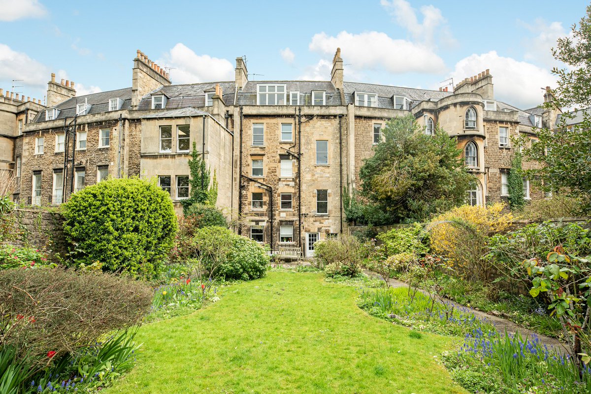 ⭐️⭐️New to the market - The Circus ⭐️⭐️

We have just launched a generously proportioned one bedroom second floor apartment located in a highly prestigious address on The King’s Circus and benefiting from the use of attractive communal gardens.

Details 👉 cobbfarr.com/property/?pid=…