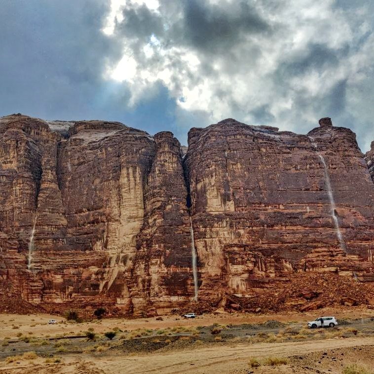 DiscoverAlUla's tweet photo. مطر #العلا
الجبال تبكي فرحا
#اكتشف_العلا
#discoveralula
#AlUla https://t.co/SDTRK04abv
