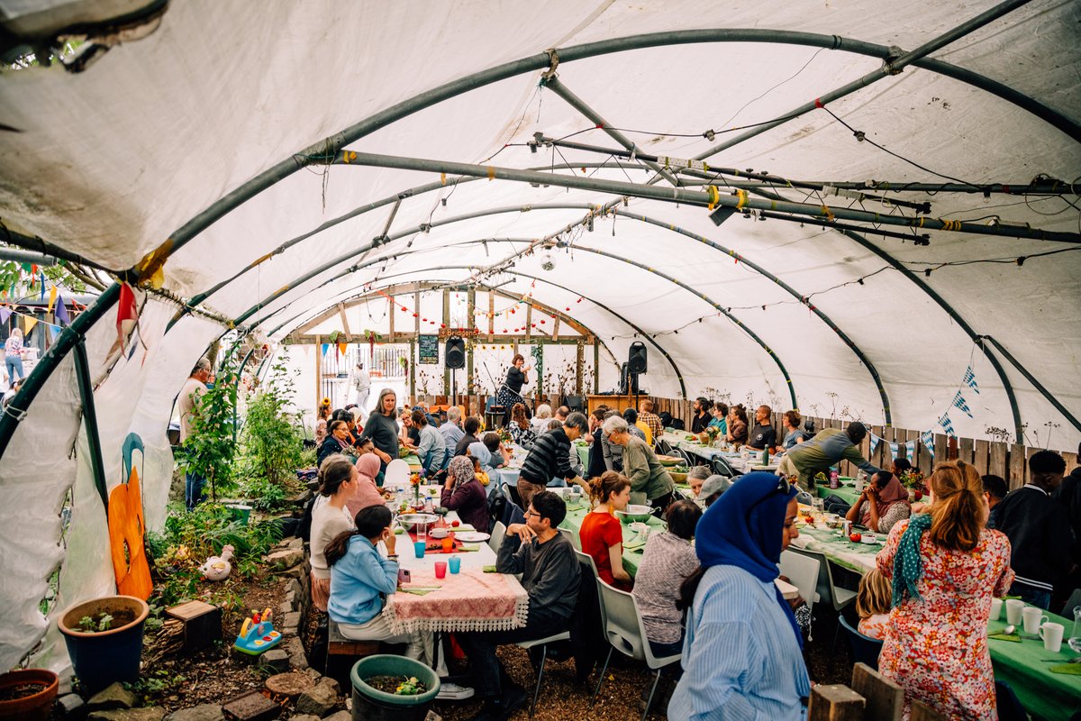 This #StAndrewsDay we are celebrating the rich and diverse food Scotland grows locally every year. 🌱 Dandelion has been encouraging people to Sow, Grow and Share so why not raise a glass and share local Scottish produce with those around you? #ScotlandisNow #AnythingGrows