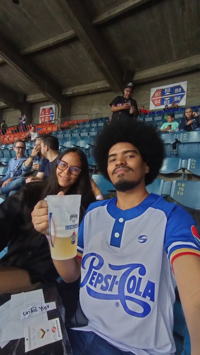 Disfrutando con mi amada en el 20° Festival de Jonrón Pepsi