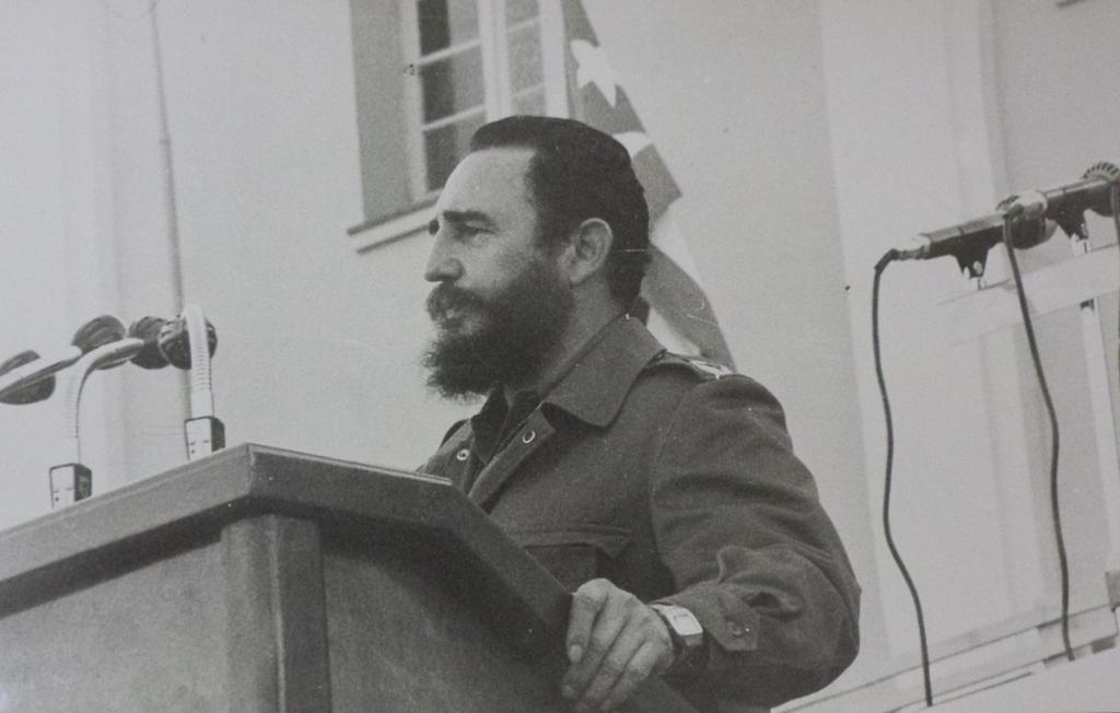 #Fidel: "Si en la sociedad humana ha de haber algún privilegio, si en la sociedad humana ha de haber alguna desigualdad, deben ser algunos pequeños privilegios y algunas pequeñas desigualdades en favor de la mujer." (29/11/1974)