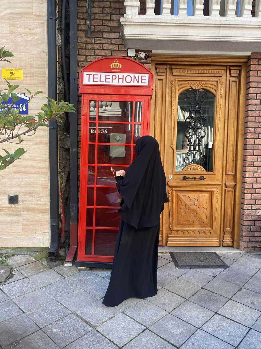 Kiloş Ferace ile Ferace Üstü Orta Boy Suflemiz 🥰

🎀 Renk: Siyah
🎀 Kumaş: Süper Soft Krep 
🎀 Kol Modeli: Lastik kol

#çarşaf
#peçe
#cilbab
#ferace
#örtü
#butik
#çarşafışerif
#tesettür
#afgançarşaf
#çarşafdikimi
#özeldikimçarşaf
#hijab
#niqab