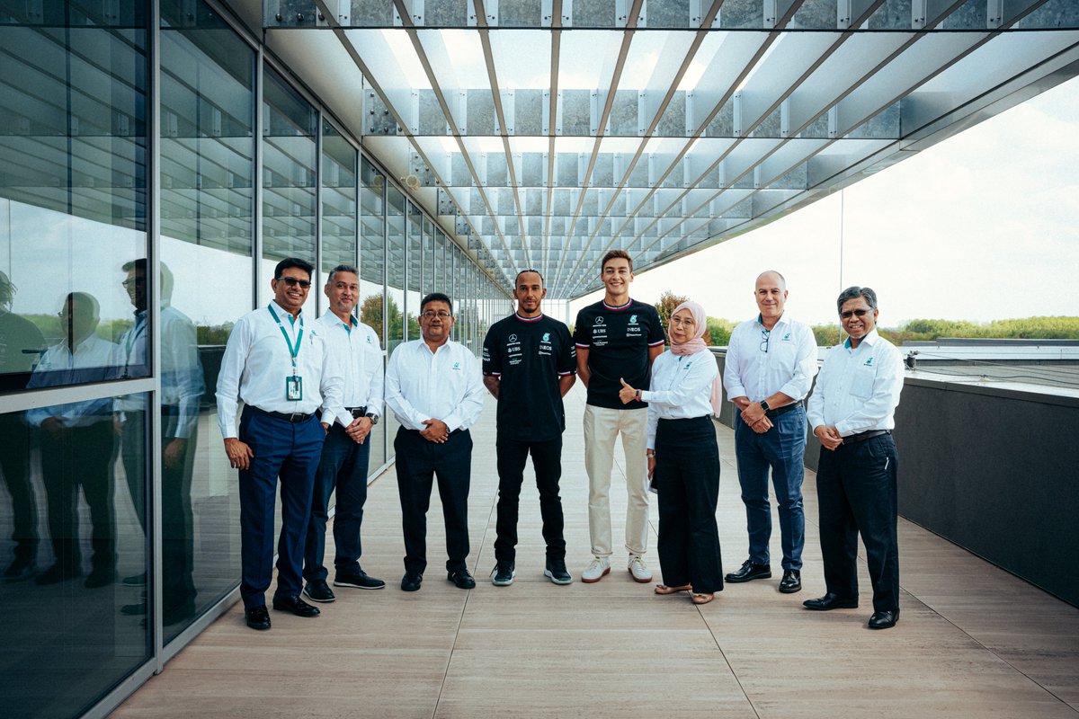 PET_Motorsports's tweet photo. Looking back to when @LewisHamilton and @GeorgeRussell63 paid a special visit to our @Petronas family at the Global Research and Technology Centre in Turin 💚

#OutRaceYourself #PETRONASMotorsports #PETRONAS #MercedesAMGF1 https://t.co/B5zMS8xITs