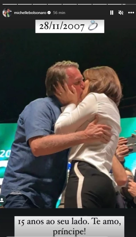 fellipebambam's tweet photo. Michelle celebra 15 anos de seu casamento com Bolsonaro
Em sua redes sociais, primeira-dama chamou o presidente de "príncipe" https://t.co/ObrC0ptJRI