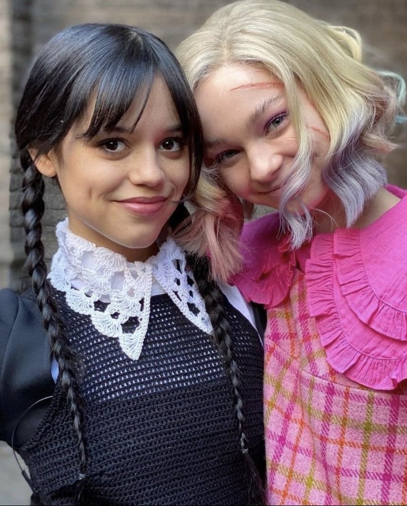 dr3amerthings's tweet photo. I see no differences
 #Wednesday #wednesdaynetflix https://t.co/MG5O5lfPxE