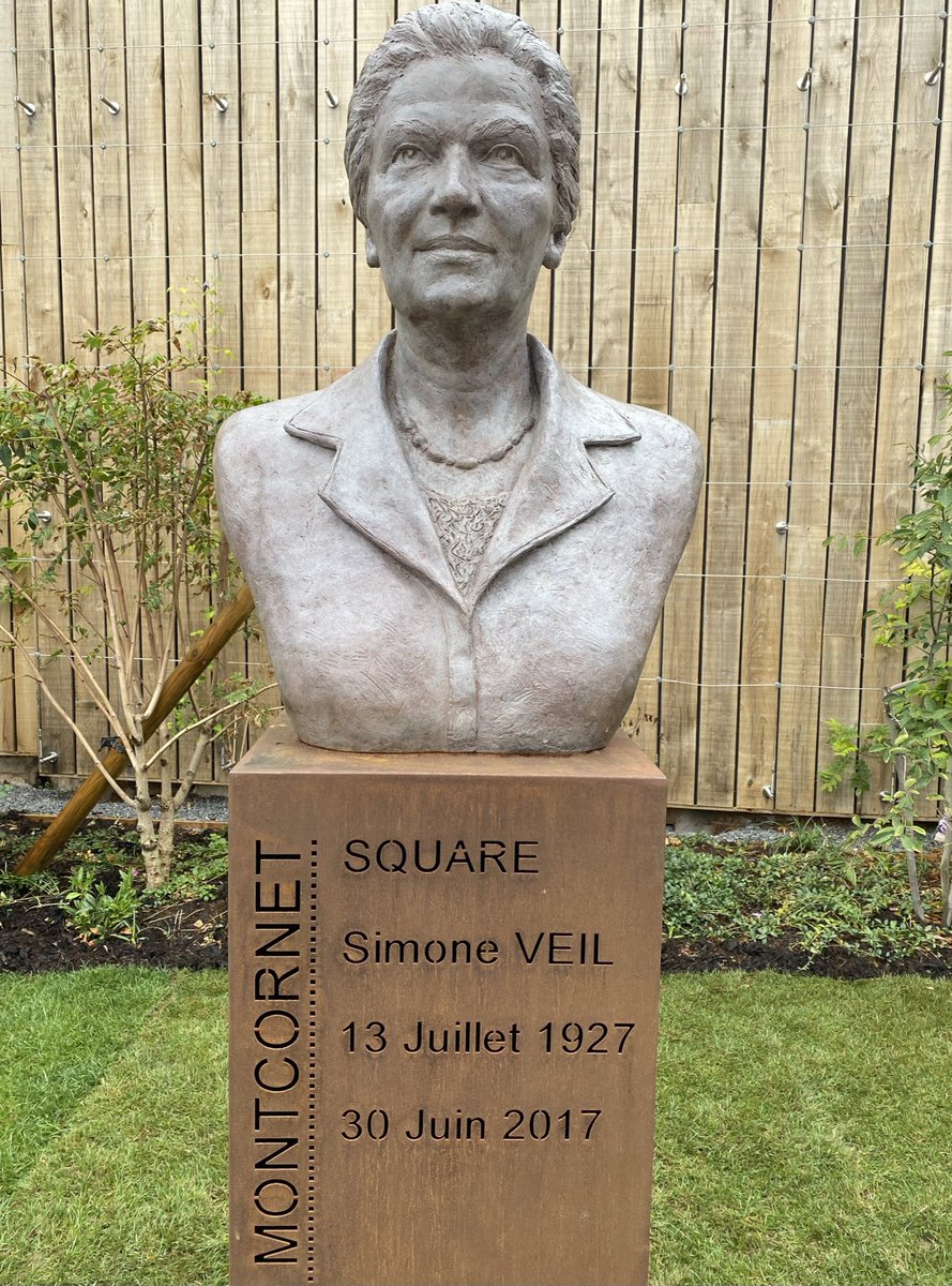 Il y a 48 ans, la loi sur l’#avortement portée par Simone #Veil était adoptée à l’Assemblée Nationale. Soyons fiers d’avoir aujourd’hui un lieu de notre commune - le premier pour une #femme - qui porte son nom et donc son héritage !