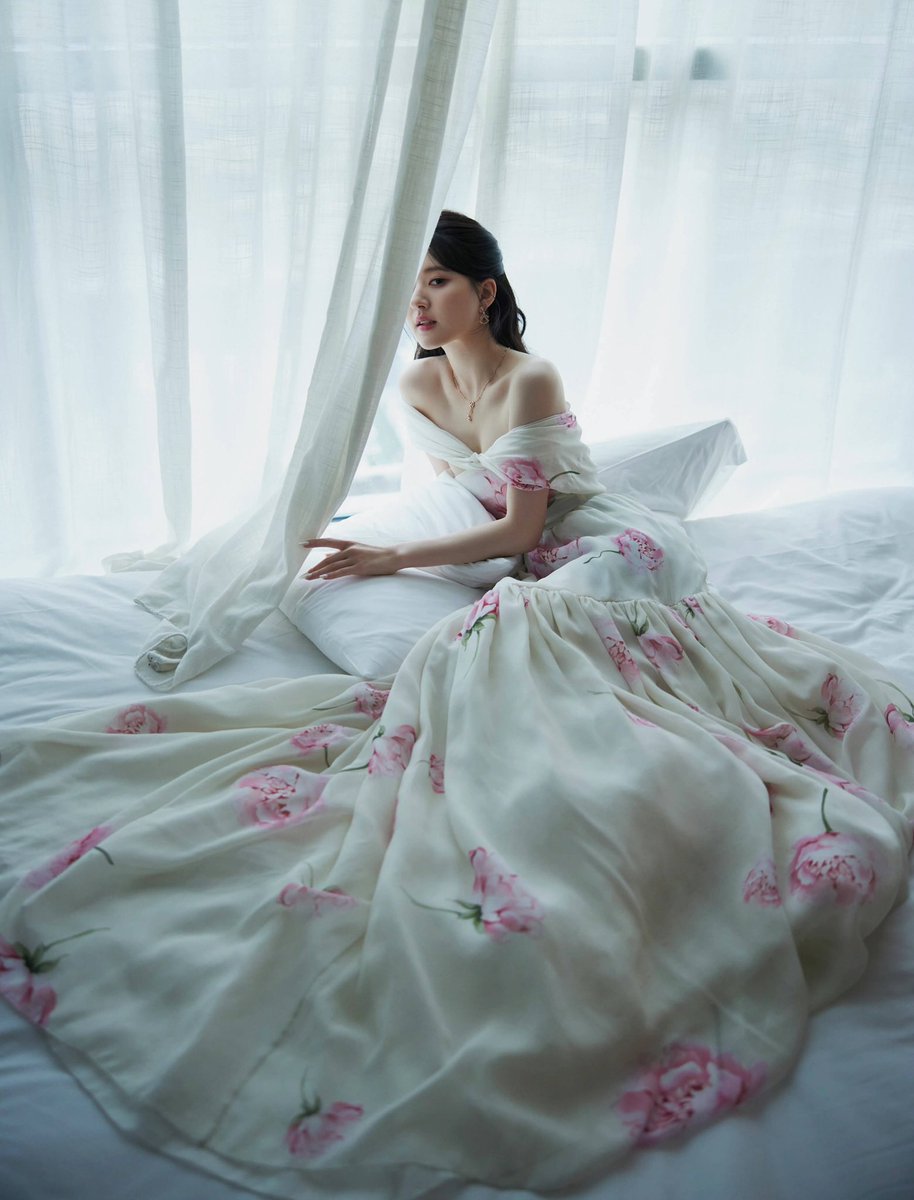 Wei13AL's tweet photo. 🌸สวยค่ะ เราว่าสวย สวยที่สุด👏🥰

🌹#จ้าวลู่ซือ #赵露思 #Zhaolusi💜
attend WEIBO NIGHT 22.11.29

#ดั่งห้วงสมุทรลิขิตจันทรา #ดาราจักรรักลำนำใจ
#LoveLikeTheGalaxy #月升沧海 #星汉灿烂 https://t.co/SJsNVGCigx