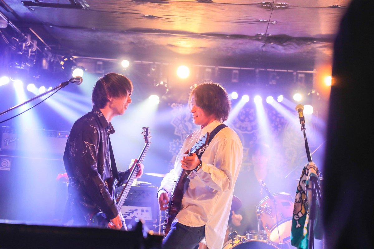 kikagakumoyou_'s tweet photo. ⑩Neos Generation
2日目のトリを飾って頂きました🔥

幾何学模様には3度目程の出演で、
3年前から繋がって頂いている数少ないバンドです🎸

今回も最高に盛り上げて頂きました！
Neos Generationの圧倒的なパフォーマンスと演奏力は他を圧倒する程素晴らしく、最後までアツいイベントになりました🔥 https://t.co/ICdRIp5AQt