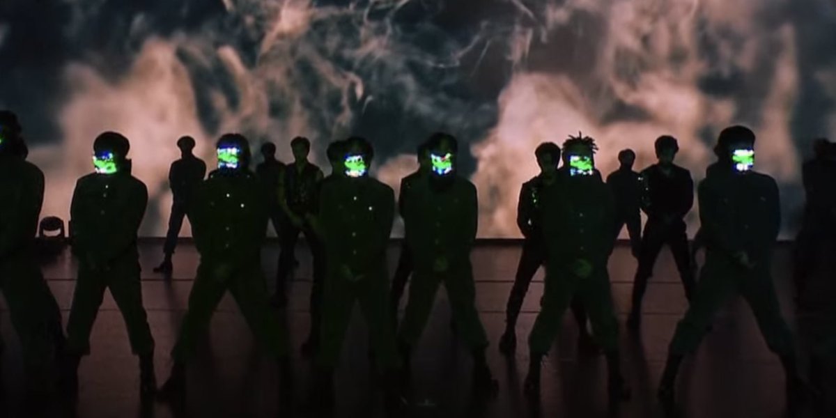 lixshiness's tweet photo. ANOTHER LEGENDARY PERFORMANCE FROM @Stray_Kids https://t.co/xeSixJw99b