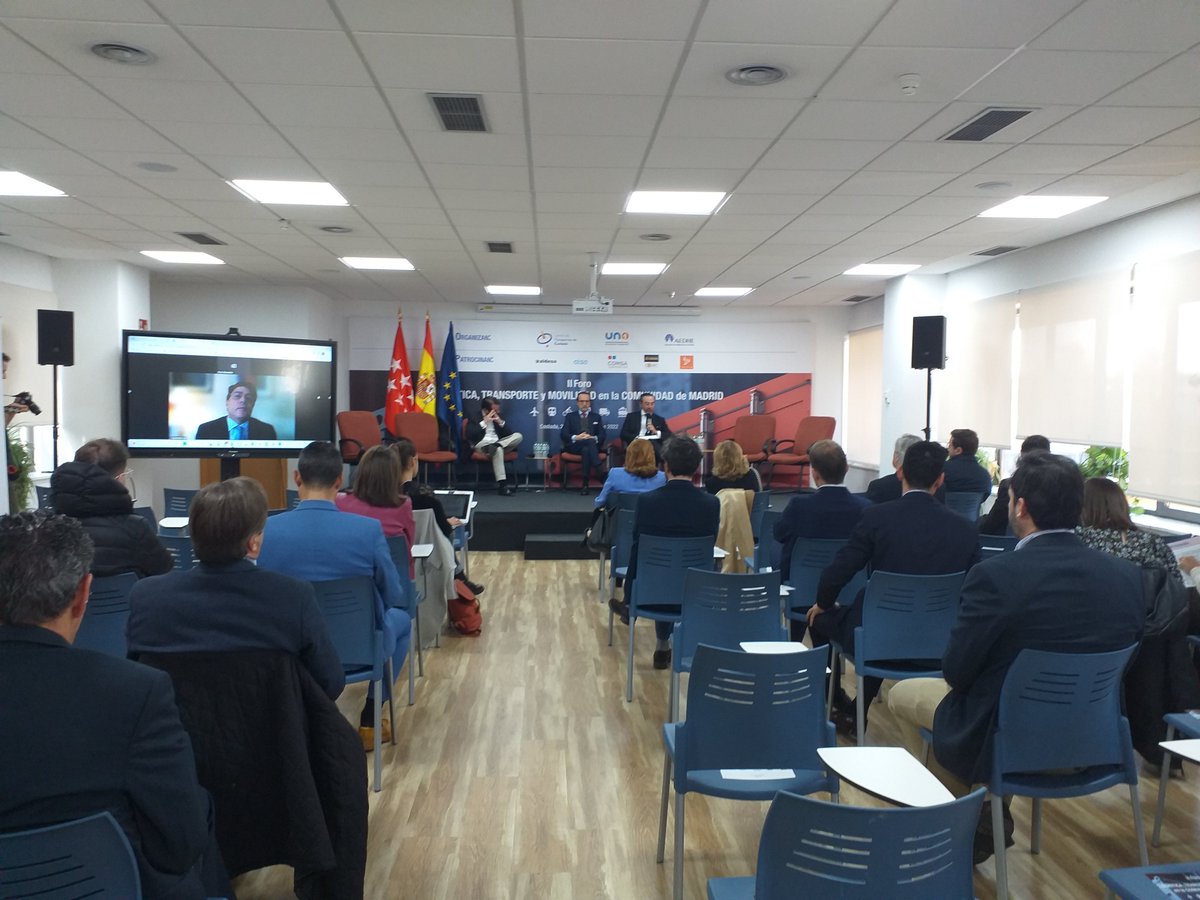 aedhe's tweet photo. Segundo #ForoLTM en Centro Transportes Coslada, Félix Llorente vicepresidente #AEDHE, Eduardo San Román DG CTC, y @FArandaManzano presidente @UNOlogistica reciben a @davidperez consejero #Transporte #Infrestructuras @ComunidadMadrid https://t.co/EUdWNVN9Yz