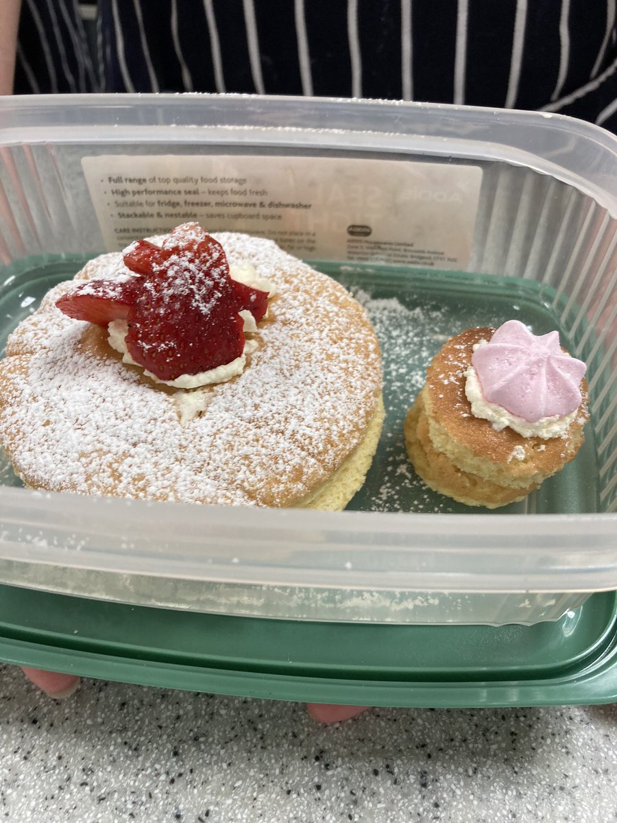 solschfood's tweet photo. Whisked sponges for mini gateaux cakes today #denaturation #coagulation @solsch1560 https://t.co/kmIAOlnE1J