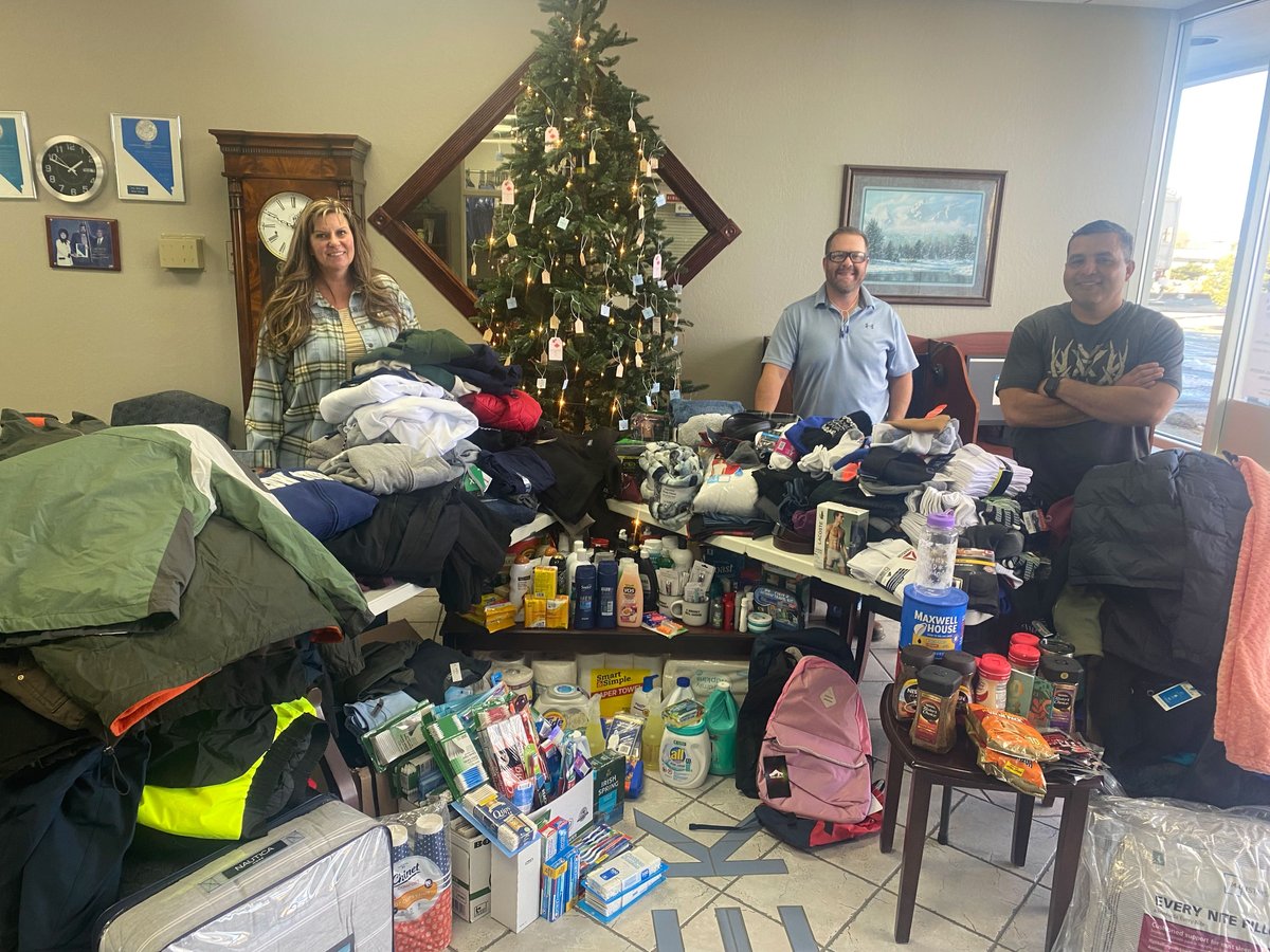 vekainc's tweet photo. Each year, employees from all VEKA North America locations participate in our VEKA Gives Back program, where employees donate to local charities in need. Thank you to all who donated, and helped organized!
#givingtuesday2022 #GivingTuesday #vekavalues #community #donate https://t.co/S4z3RuWVcG
