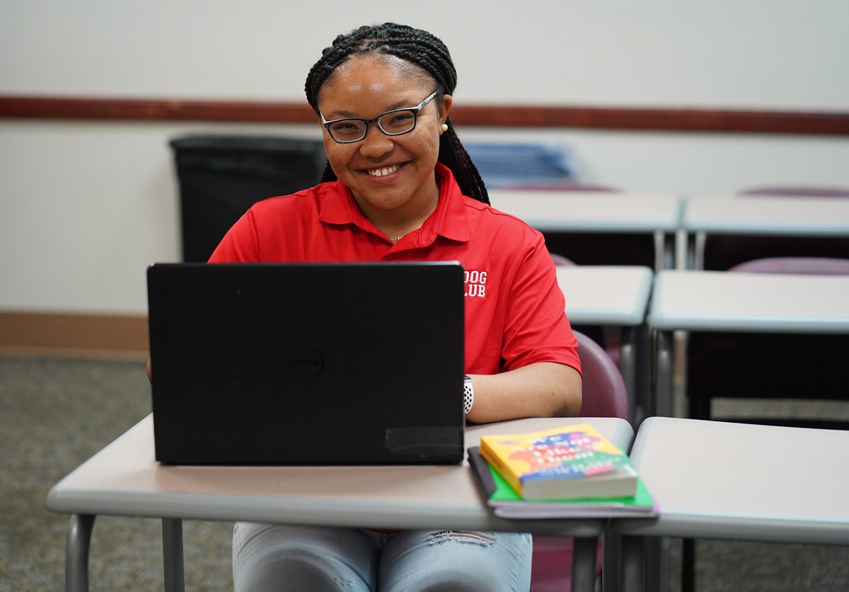 Hello, my name is Kiera, and I am a Senior, Sociology student. Today is Giving Tuesday, and I need your support! Donate to student scholarships or donate to an area you are passionate about. Can I count on you?  
ow.ly/6mSG50LPuJP