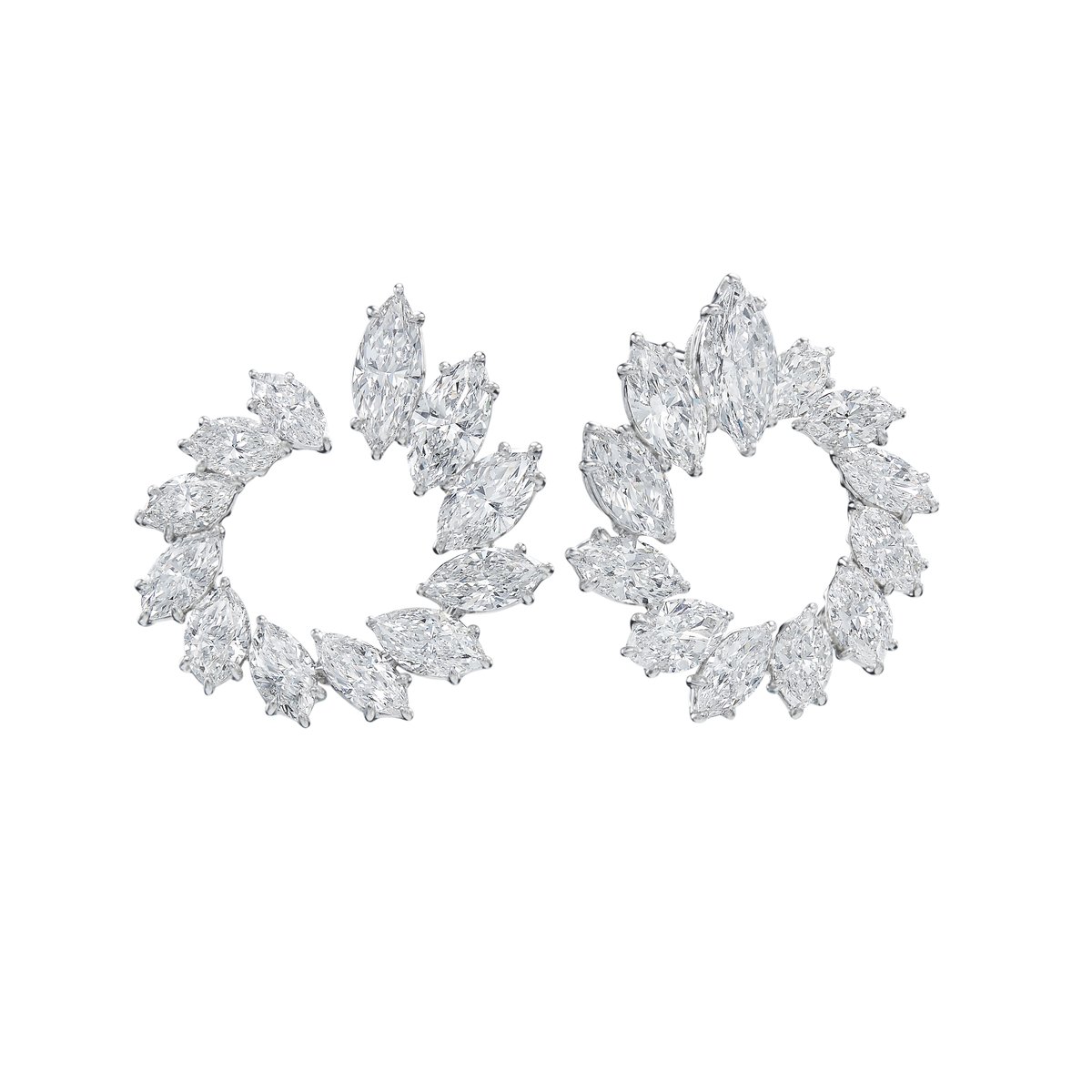 WilliamGoldberg's tweet photo. This holiday, elevate your style with glamorous jewels. Discover a few of our essential diamond statements, from breathtaking diamond necklaces to exquisite trilogy rings, perfect for seasonal parties to everyday events. Click the link below. https://t.co/MuZkkhQCVi https://t.co/vZqR06f2kB