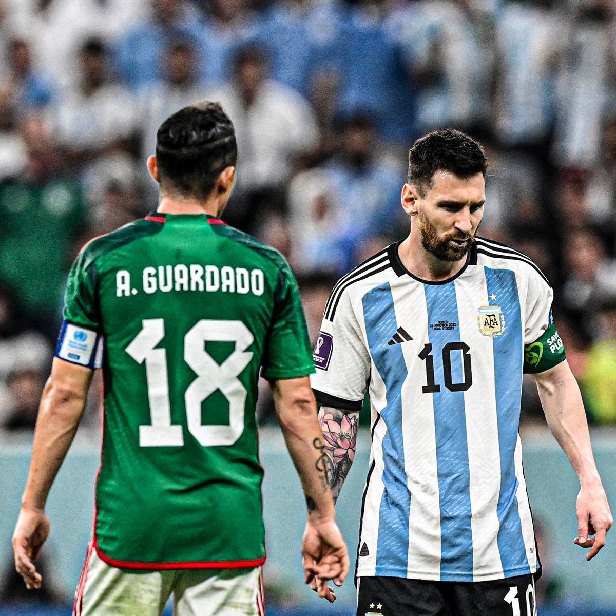 AtaqueFutbolero's tweet photo. “Sé la persona que es Leo. Quizás, Canelo no entiende lo que pasa en un vestuario. A mí me parece una tontería. Leo ha tenido muchos detalles, no solo conmigo. Lo que se ha generado es para vender algo o generar polémicas”.

🗣️ Andrés Guardado, en TyC Sports. 🇲🇽 https://t.co/fHbDqXm3Ll