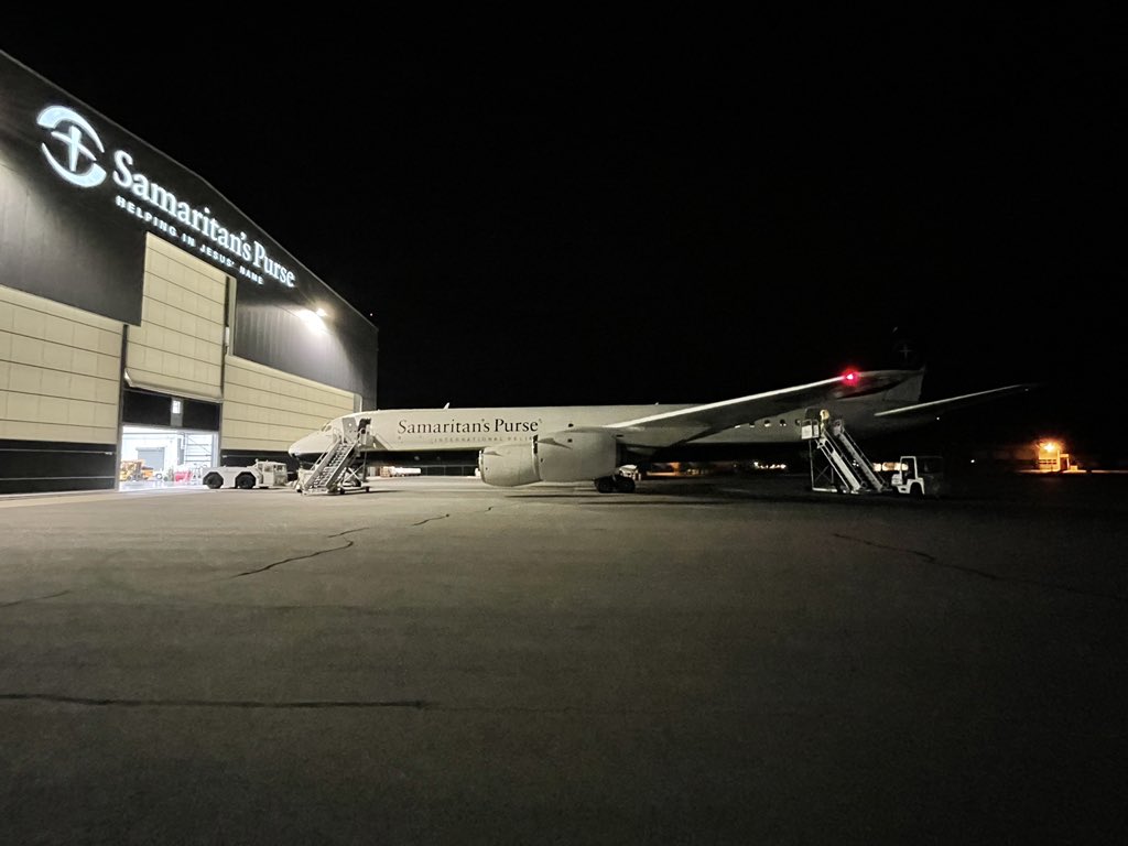 Franklin_Graham's tweet photo. Before dawn this morning our @SamaritansPurse DC-8 took off from NC loaded w/supplies for the people of Ukraine. This was was the DC-8’s flight #36 for Ukraine &amp; we have 2 more scheduled before year’s end. Continue to keep those affected by this deadly conflict in your prayers. https://t.co/weIYXX1aHa
