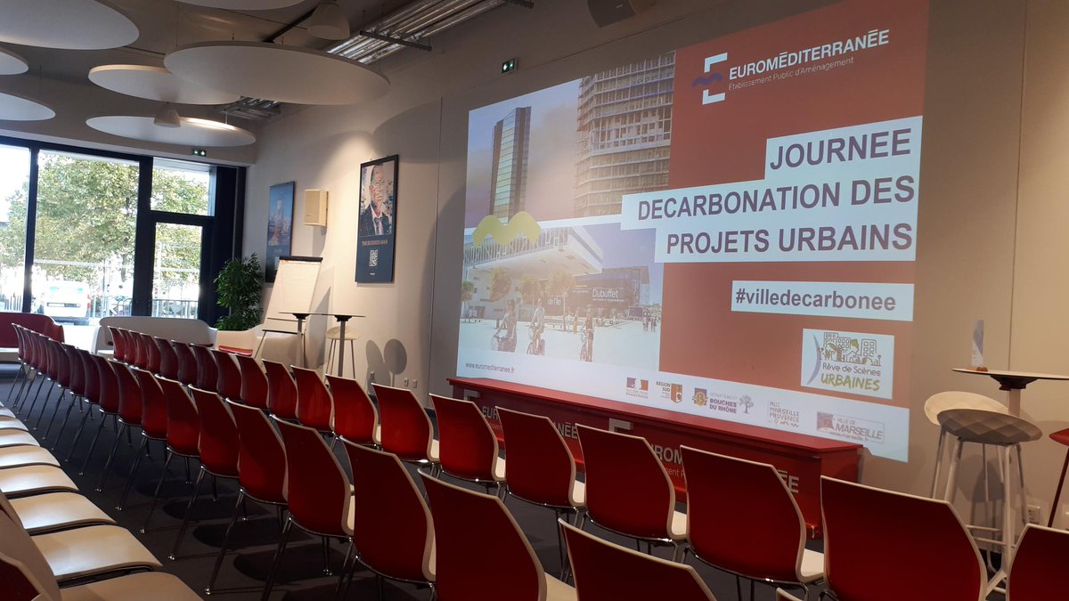 Journée "Décarbonation des territoires" à <a href="/LaCoqueNumeriq/">LA COQUE</a> #Marseille H-1.
Réduire l'empreinte de l'aménagement ? On en parle avec <a href="/Euromed_MRS/">Euroméditerranée</a> #RevedescenesUrbaines <a href="/efficacity_lab/">Efficacity</a> #NeoEco <a href="/egis/">Egis</a> et bien d'autres.
Hashtag de la journée : #villedecarbonee