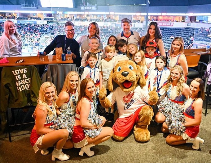 jason-sudeikis-updates-on-twitter-i-jason-sudeikis-with-his-family