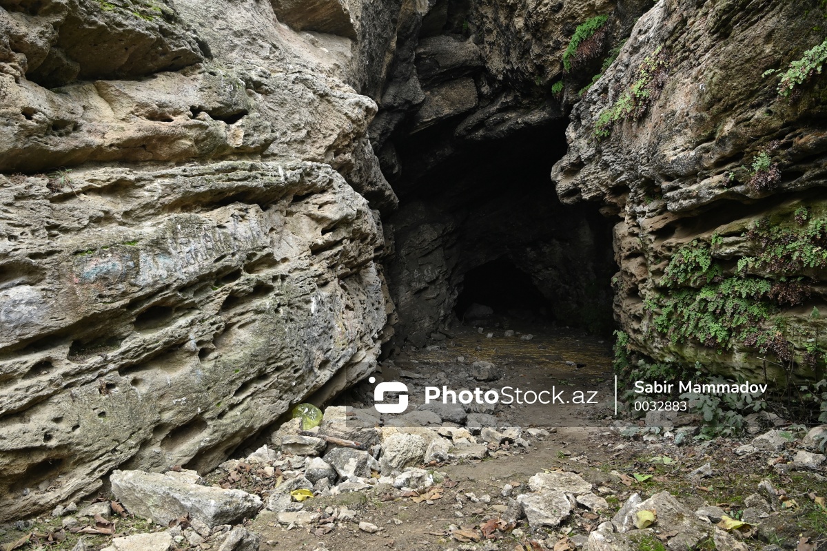 PhotoStockaz's tweet photo. Kühül dağı və orada yerləşən mağara
#razindağı #dağ #razin #qayalıq #mağara #baxımsız #sirli #turizm #dağlıq #bakıxanovqəsəbəsi #kühüldağı #tariximəkan #history #historical #photo #stock #Azerbaijan #Baku #streetphotography #cave #mountain 
⛰ Ətraflı: https://t.co/jf2vFgrRZw https://t.co/ptHTJ3ImHj