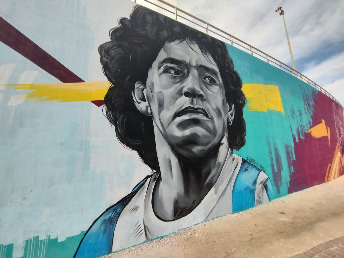 ¡Qué hermosos murales del 🔟🇦🇷!

#Maradona está inmortalizado en las paredes de los alrededores del estadio Khalifa Internacional. 

¡Diego es parte de #Qatar2022 !

📸 <a href="/FranciscoJAli/">Francisco Javier Alí ⭐⭐⭐</a>