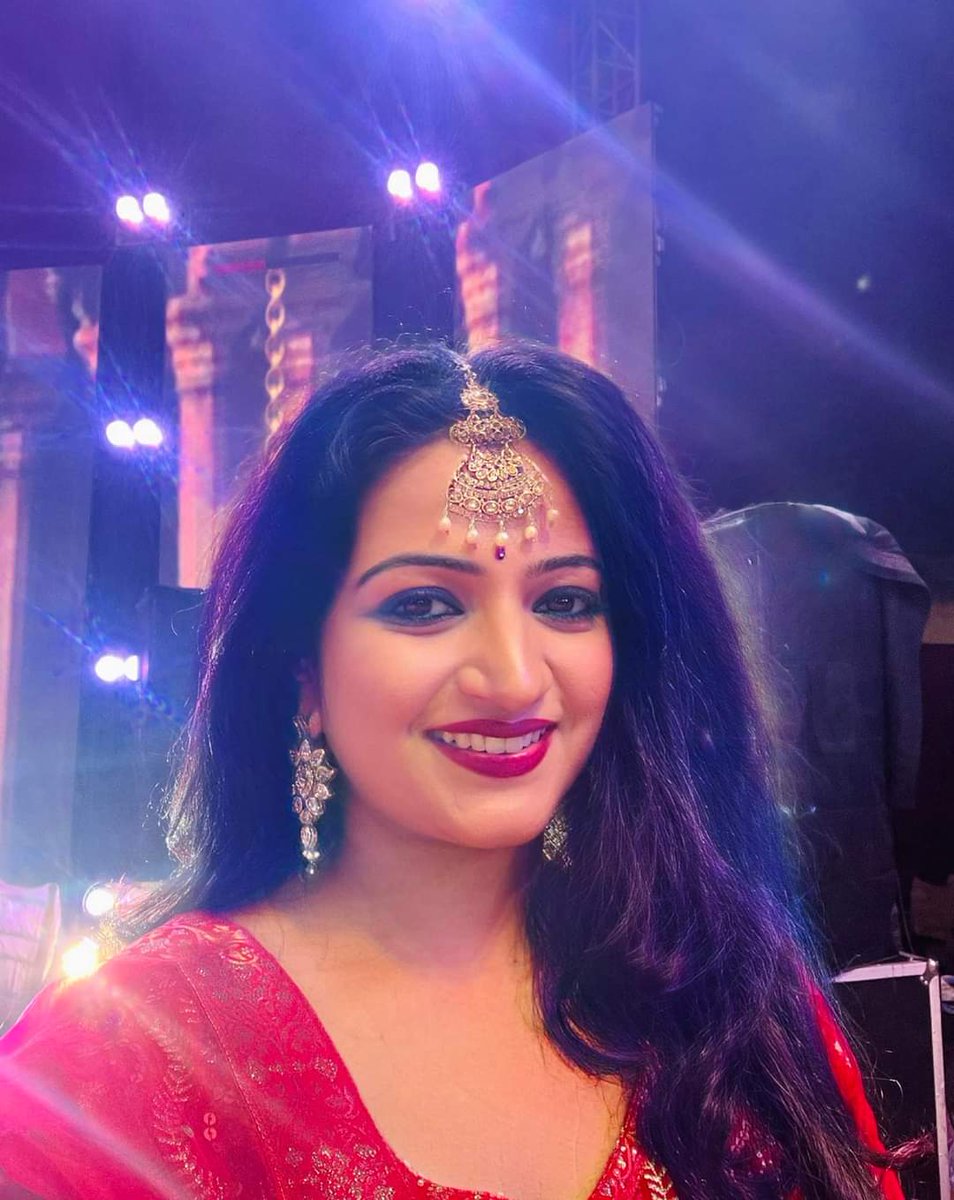 AnujaSahai's tweet photo. A super royal event #Ranchi, #Jharkhand with the lovely #HemantKumarMahale group and amazing artists from round the globe!
. 
. 
. 
. 
#singer #singeranujasahai #event #eveningvibes #Bollywood
#singingevent #show #showtime #jharkhanddiaries #amazingvibes #amazingshow https://t.co/MOvSDrczsC