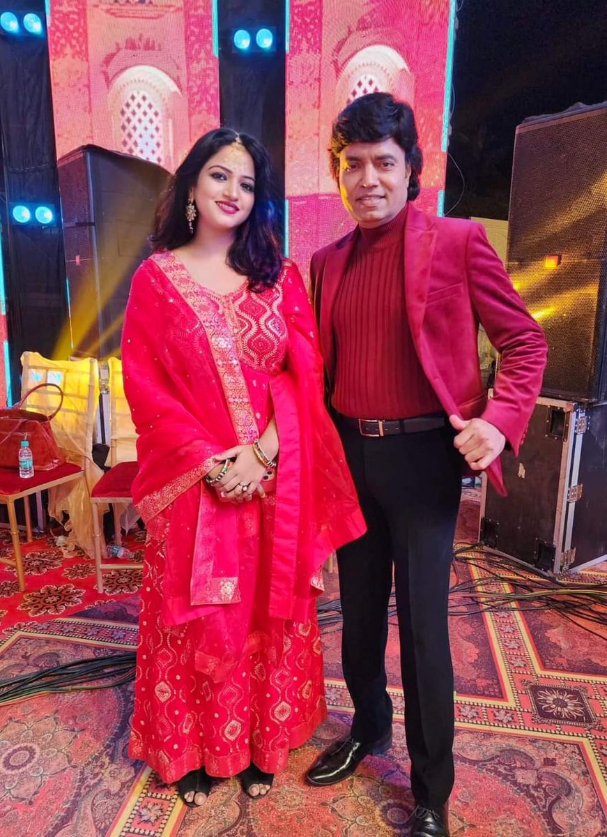 A super royal event #Ranchi, #Jharkhand with the lovely #HemantKumarMahale group and amazing artists from round the globe!
. 
. 
. 
. 
#singer #singeranujasahai #event #eveningvibes #Bollywood
#singingevent #show #showtime #jharkhanddiaries #amazingvibes #amazingshow