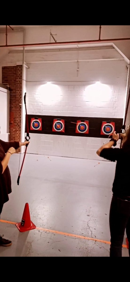 Gestern hatten wir eine tolle Weihnachtsfeier! Zuerst gab es einen Wettbewerb in 11 Mini-Spielen bei #BuddyBash und danach eine leckere Stärkung in einem vietnamischen Restaurant.🚀🎄
#PIKSL #Duesseldorf