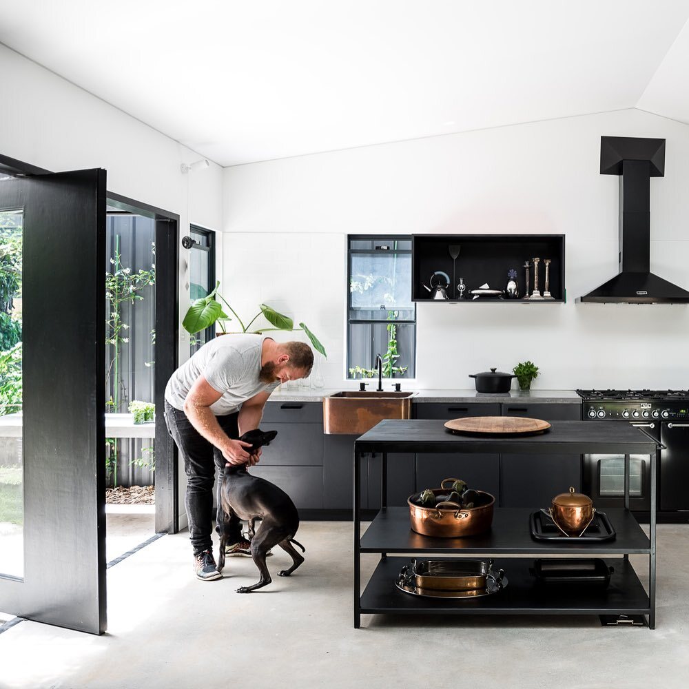 Throw back to @davidweirarch House Roux feat. doggie cuddles
styling @kimpearsoninteriordesigner instagr.am/p/ClicBtIPgM7/