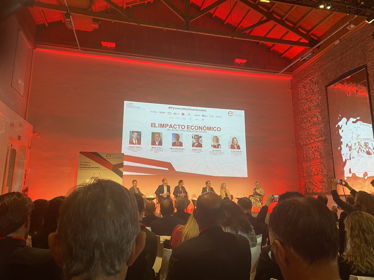 Mesa redonda sobre el impacto económico de la relación entre multinacionales y pymes en el 9 Congreso de Multinacionales por marca España.