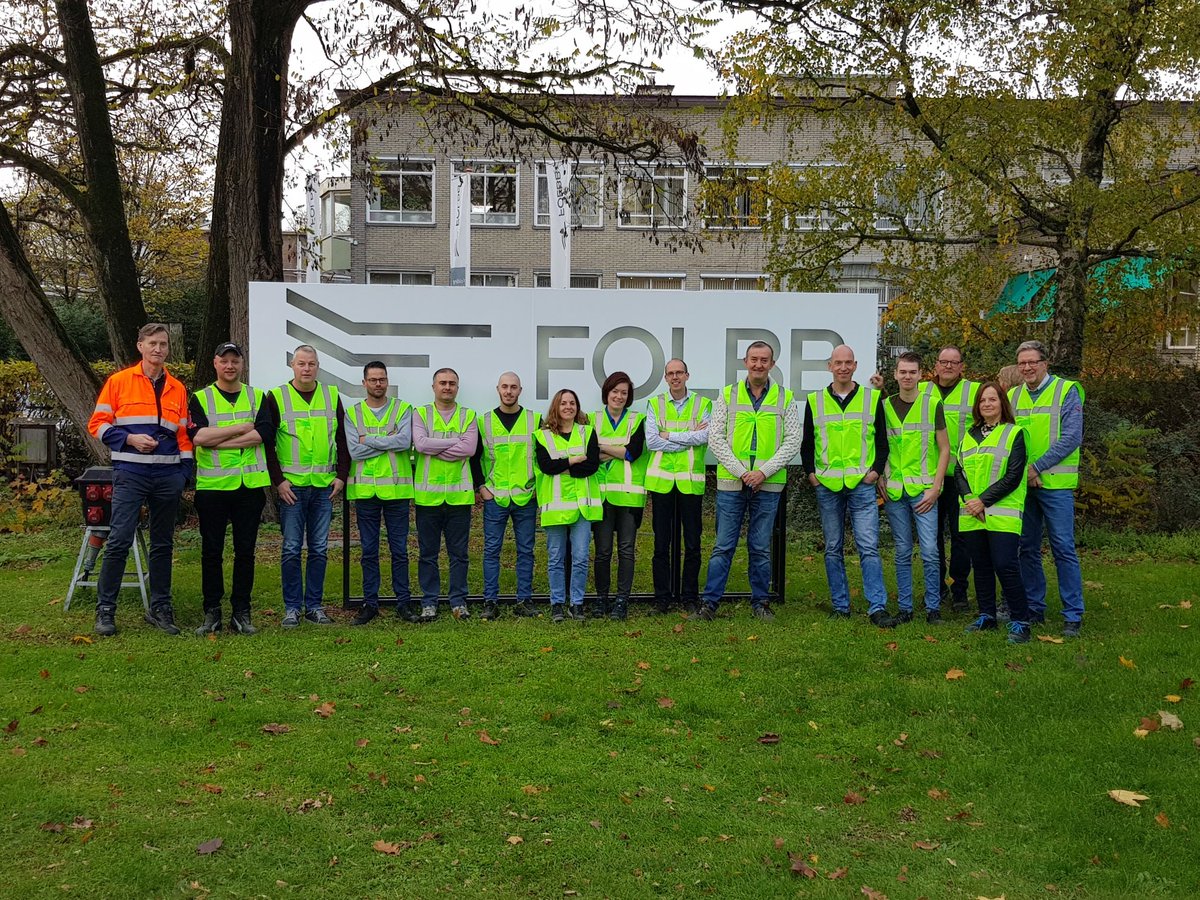debudelse's tweet photo. Op bezoek bij Folbb in Eerbeek.
In navolging van “Het kennis café” met als thema ‘karton’ zijn we met het voltallige personeel rondgeleid in de kartonfabriek.

Een indrukwekkend bedrijf en een boeiende rondleiding.
Hartelijk dank!

#karton #packaging #folbb #eerbeek https://t.co/Tusn78agqu