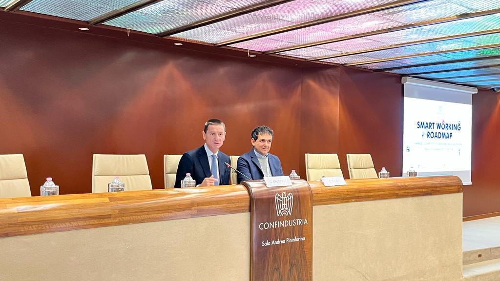 "Il termine #smart e #digital, sta cambiando non solo il nostro modo di essere #imprenditori e #studenti. Ma soprattutto sta cambiando il nostro modo di essere cittadini. Continuiamo ad essere i veri attori del cambiamento" 
<a href="/gbrugnoli70/">Giovanni Brugnoli</a>