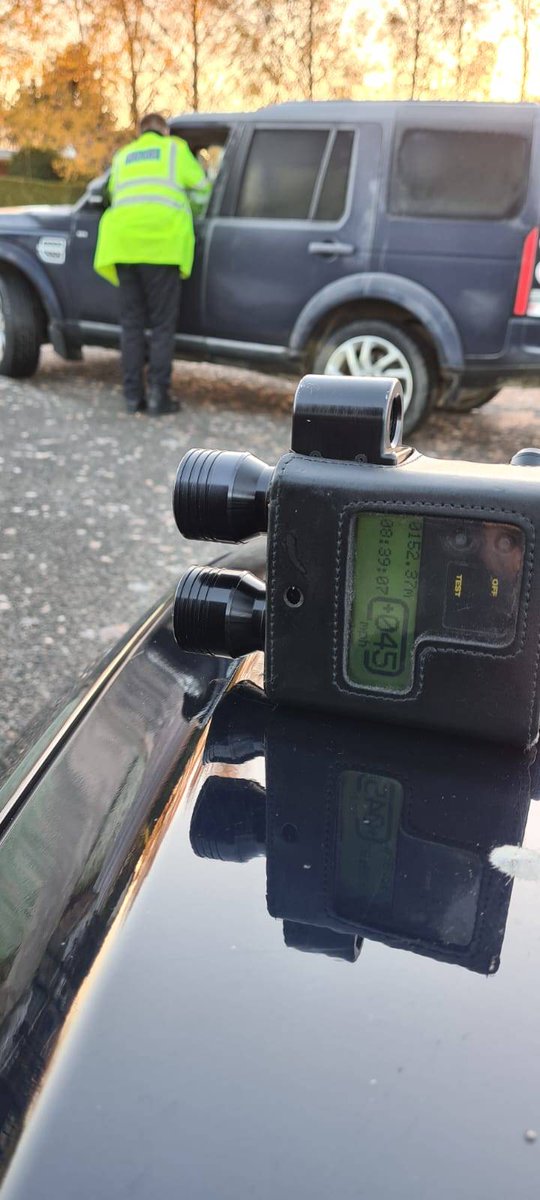 PSOSRoads's tweet photo. If the driver of this car had bothered to clear their windows on this glorious frosty morning they might have noticed that the speed limit on the #A93 through #Drumoak is 30mph.
But they didn't.
Tickets issued for both offences.
#NERPU https://t.co/5jX9yNkt8M