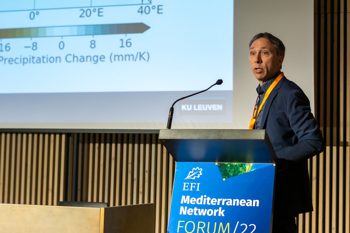 At the #EFIMedForum 2022, <a href="/BartMuys/">Bart Muys</a>, from <a href="/KU_Leuven/">KU Leuven</a>, is presenting the many interconnected challenges that #Mediterranean &amp; its #forests are currently facing: 

🔹 #ClimateChange, 
🔹 Land use &amp; land use change, 
🔹 #Biodiversity levels,
🔹 The fresh #water issue,
🔹 &amp; #fire!