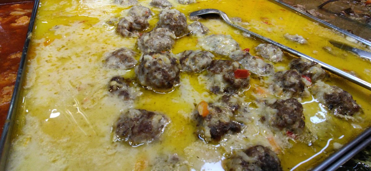EGastronomi's tweet photo. Edirne Saray Lokantası, Bedesten yanında. 
Sakıp ustanın ellerinden her gün taptaze, lezzetli bol kepçe yemek hazırlanıyor.

Edirne'ye geldiğinizde uğramadan gitmeyin.

Edirne ciğeri de mönülerinde var.

#Edirne
#gastronomi https://t.co/xQ2kVzHXtV