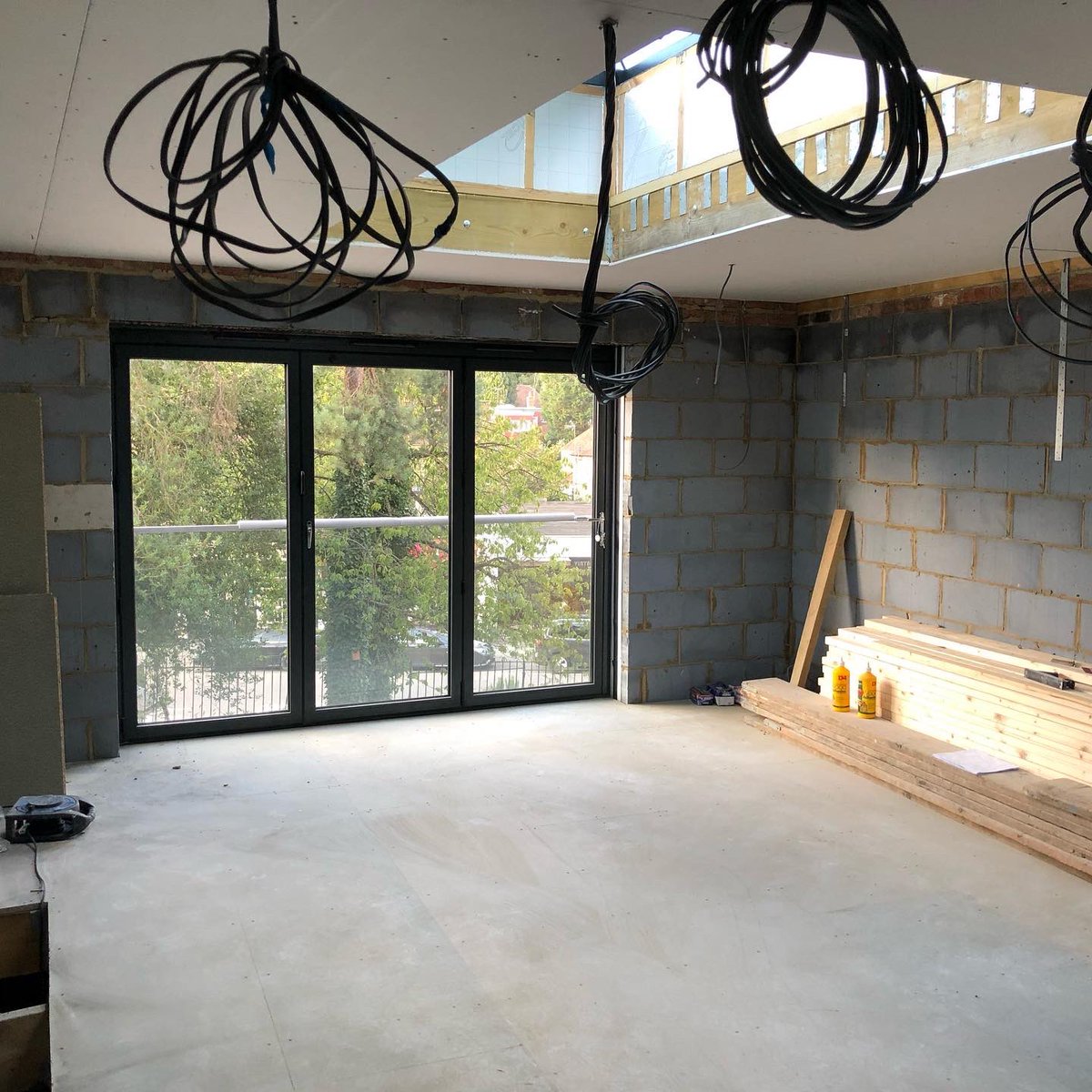 georginaburnett's tweet photo. It’s good to remind yourself of how far you’ve come in life. Building or renovating a home is no different. Always look back at the before photos, or visualise the afters if that’s where you need to be right now. Tell me an achievement you’re proud of?
TheHomeGenie

#homestylist https://t.co/pRzzrKsOMk