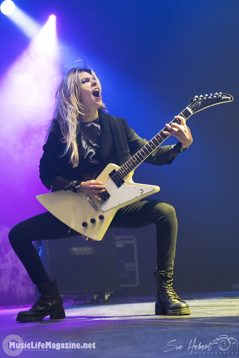 TheWarningWorld's tweet photo. .@TheWarningBand2 show at @MyTributeCentre in Oshawa π₯π€π»
πΈ @suziesuephoto ππ»
#TheWarning #ExplosionsTour #danyvillarreal #pauvillarreal #alevillarreal #rockstars #thewarningrockband #rock #hardrock #rockandroll https://t.co/XjAYZSHLq8