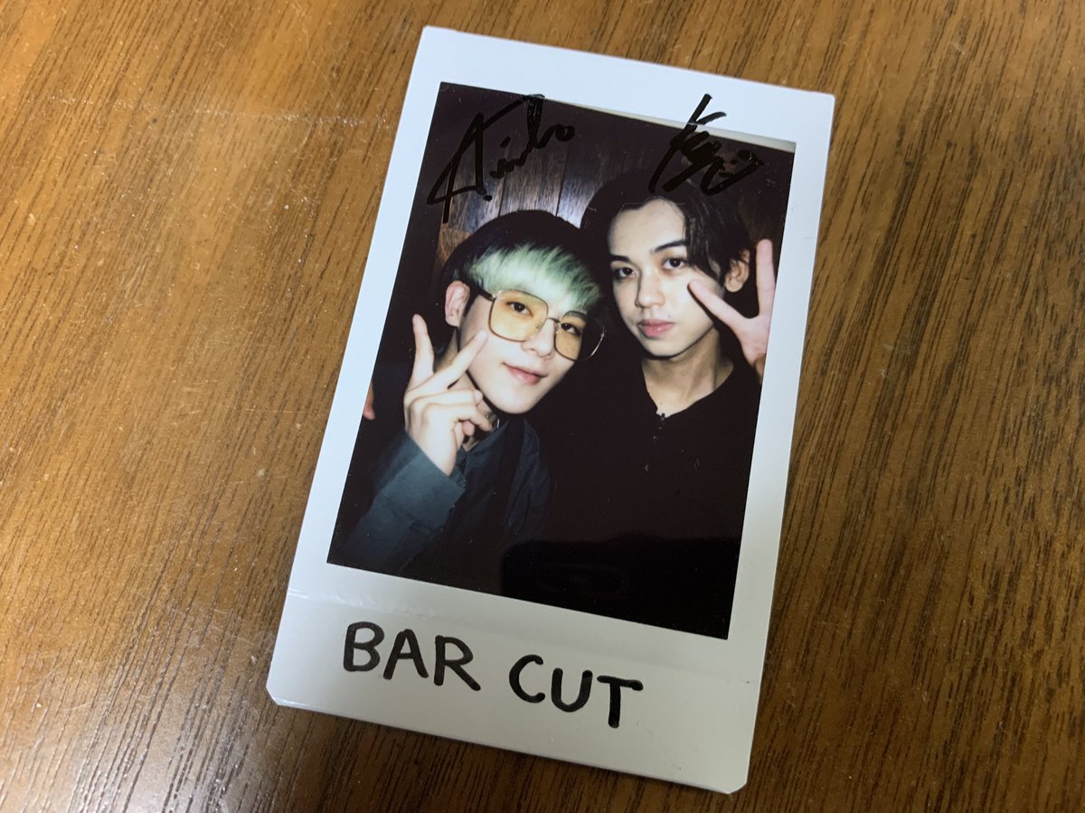 bar_cut's tweet photo. 【プレゼントCP🎁】
ゲストの #Arik さんと #山田恭 さんのサイン入りチェキを1名様にプレゼント。 #円神 #懸賞

応募方法

■このアカウントをフォロー
■この投稿をリツイート

応募期間：12月4日（日）まで
※当選者の方にDM差し上げます

↓インタビューはこちらからっ
https://t.co/muK9zS4umb https://t.co/2J44bD8VNW