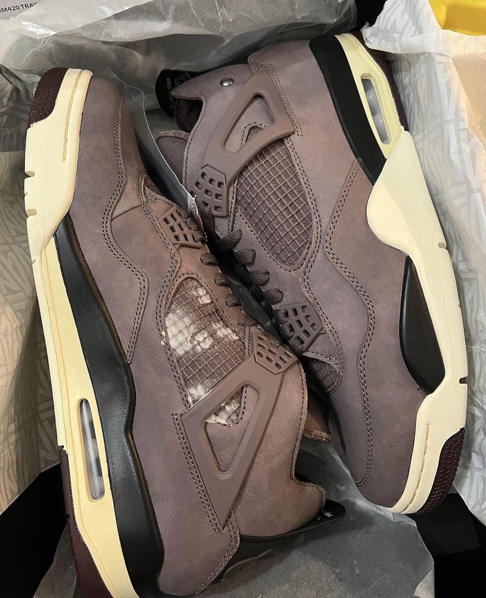 kingofkicksuk's tweet photo. More customer receive mouldy Air Jordan’s from Nike 😯 ➡️➡️➡️ https://t.co/OmKgTyrutY