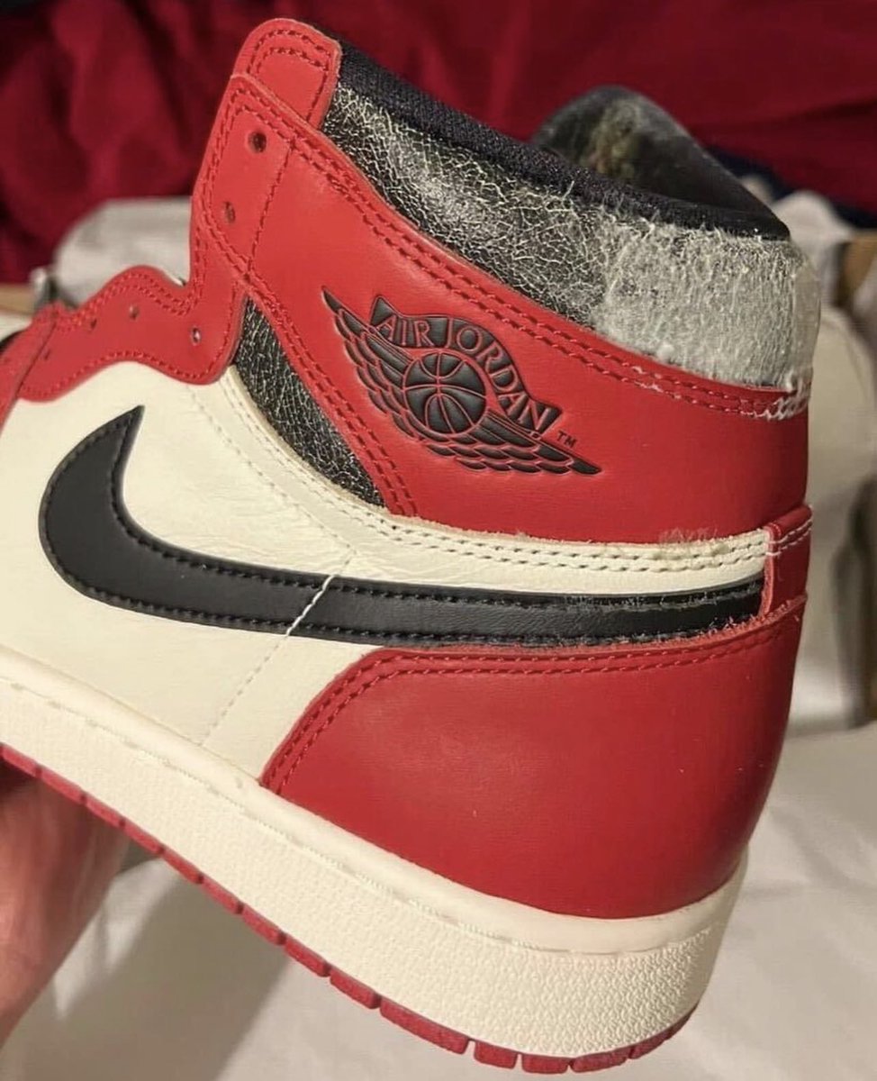 kingofkicksuk's tweet photo. More customer receive mouldy Air Jordan’s from Nike 😯 ➡️➡️➡️ https://t.co/OmKgTyrutY
