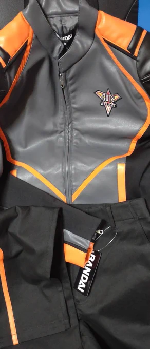 ブラックフライデーで買った腕時計とプレバンで予約してた新生GUTS-SELECTの隊員服ベルト買い逃したのやっぱ痛かったなぁ 