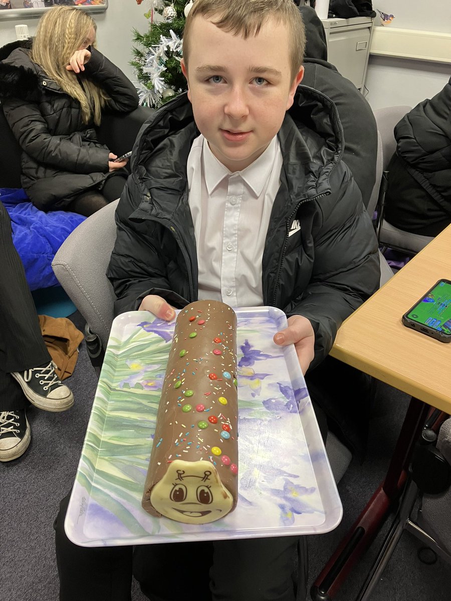 ShabnumAshraf's tweet image. Happy birthday to two of our chillstart crew! Molly of Harris house &amp;amp; Harry of Skye house @RosshallAcademy #cakeislife
