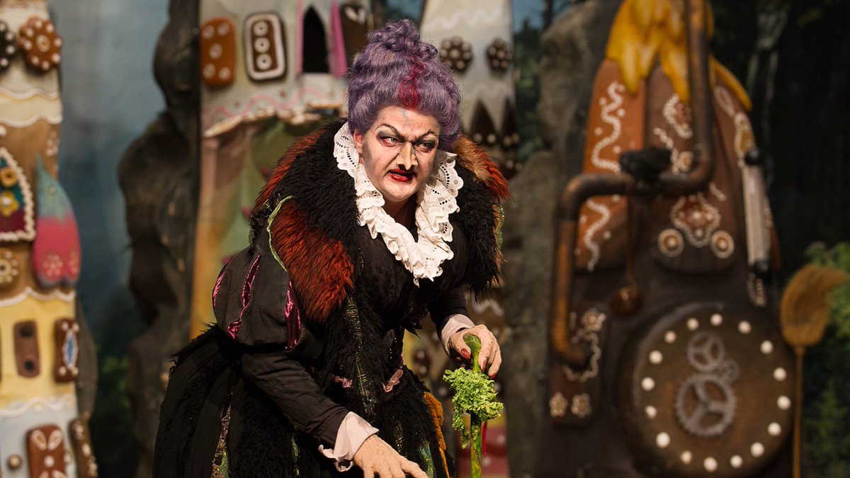 Junge Musiktheaterfans aufgepasst! Ab Do., 1.12. könnt ihr die Geschichte von HÄNSEL UND GRETEL als aufregende Märchenoper auf unserer Bühne sehen! Schnappt euch eure Geschwister, Eltern, Freund:innen – und ab ins Theater!
Tix &amp; Termine: landesbuehnen-sachsen.de
📸 Martin Reißmann